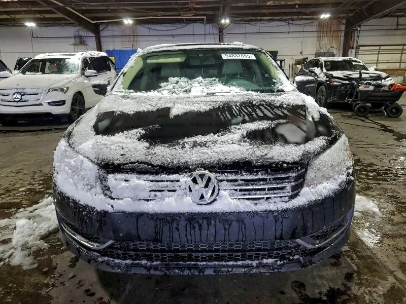 2015 VOLKSWAGEN PASSAT SE  