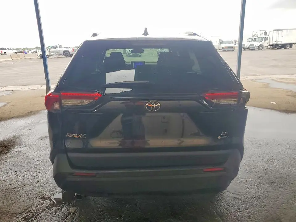 2025 TOYOTA RAV4 LE  