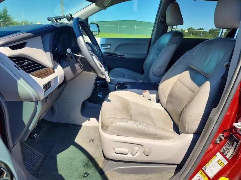 2015 TOYOTA SIENNA XLE PREMIUM 8-PASSENGER  