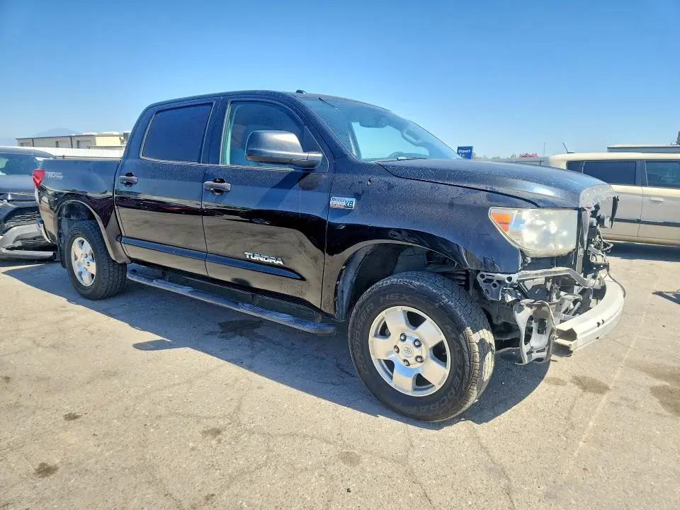 2013 TOYOTA TUNDRA CREWMAX SR5  