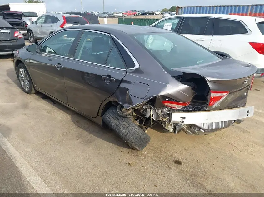 2016 TOYOTA CAMRY SE