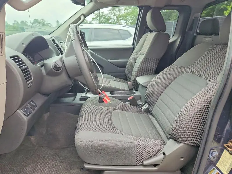 2015 NISSAN FRONTIER SV V6  