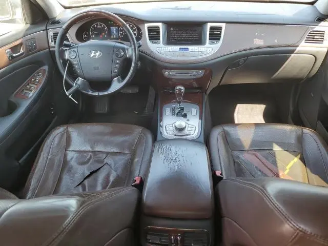 2011 HYUN GENESIS 4.   
