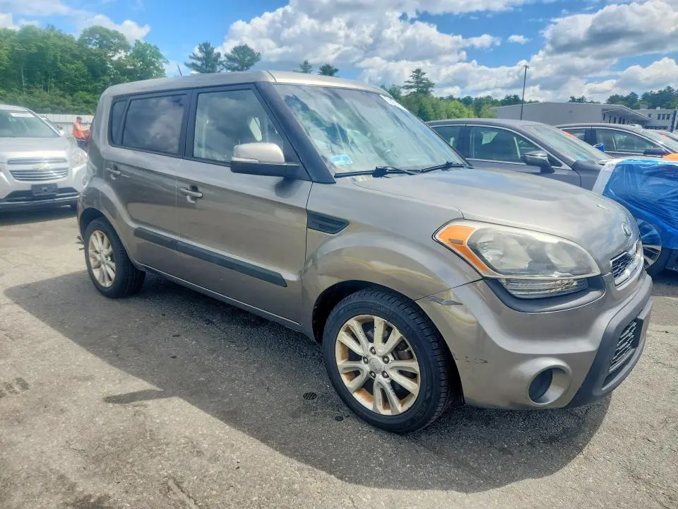 2013 KIA SOUL +  