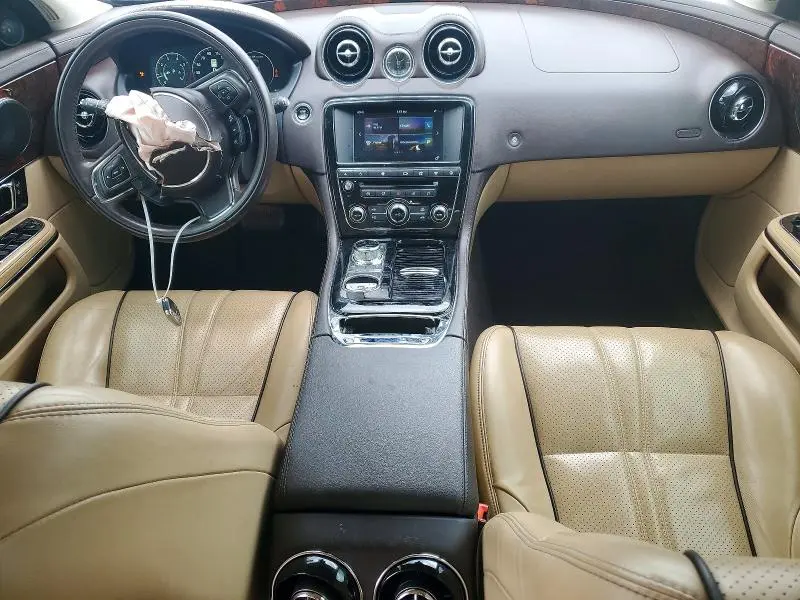 2016 JAGUAR XJ   