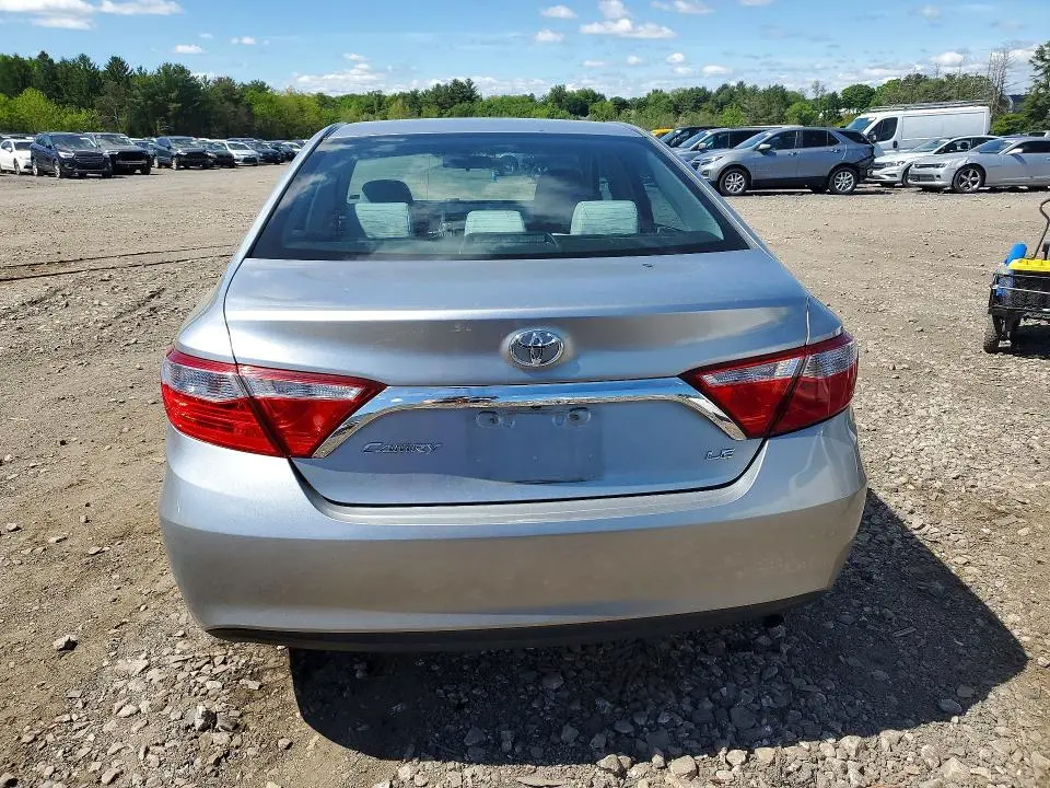 2016 TOYOTA CAMRY LE  