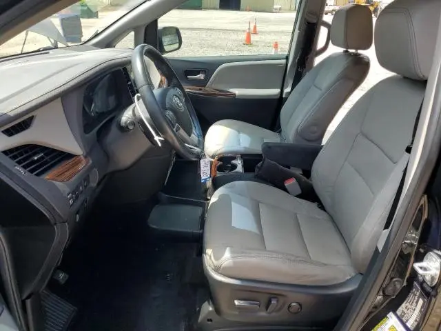 2015 TOYOTA SIENNA XLE  