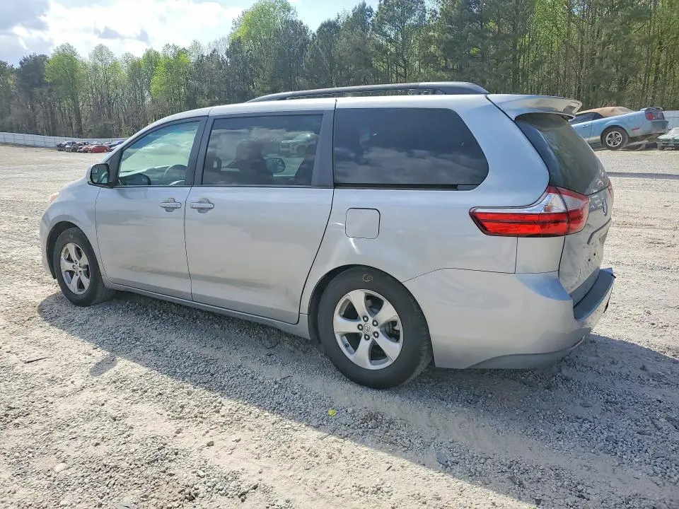 2015 TOYOTA SIENNA LE 8-PASSENGER  