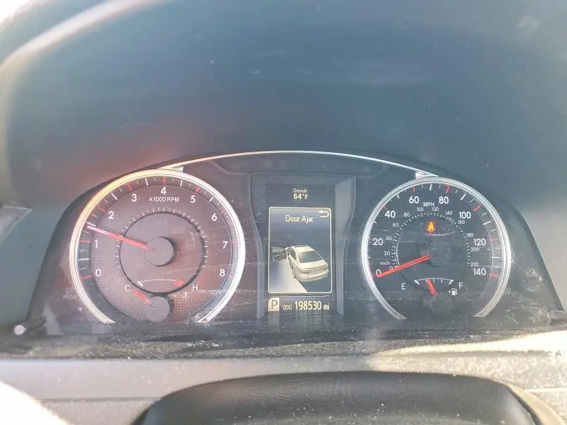 2015 TOYOTA CAMRY SE  