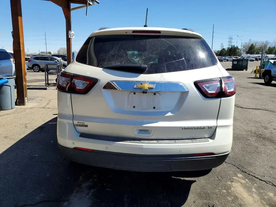 2015 CHEVROLET TRAVERSE LT  