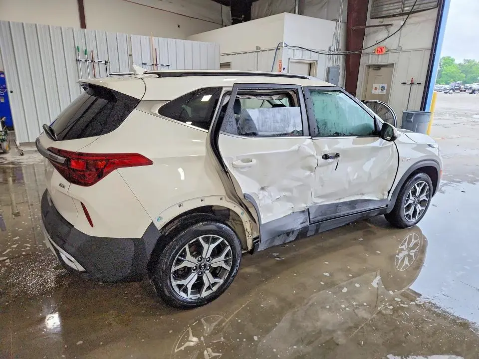 2021 KIA SELTOS EX  