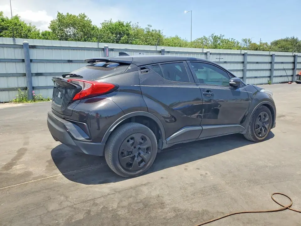 2019 TOYOTA C-HR LE  