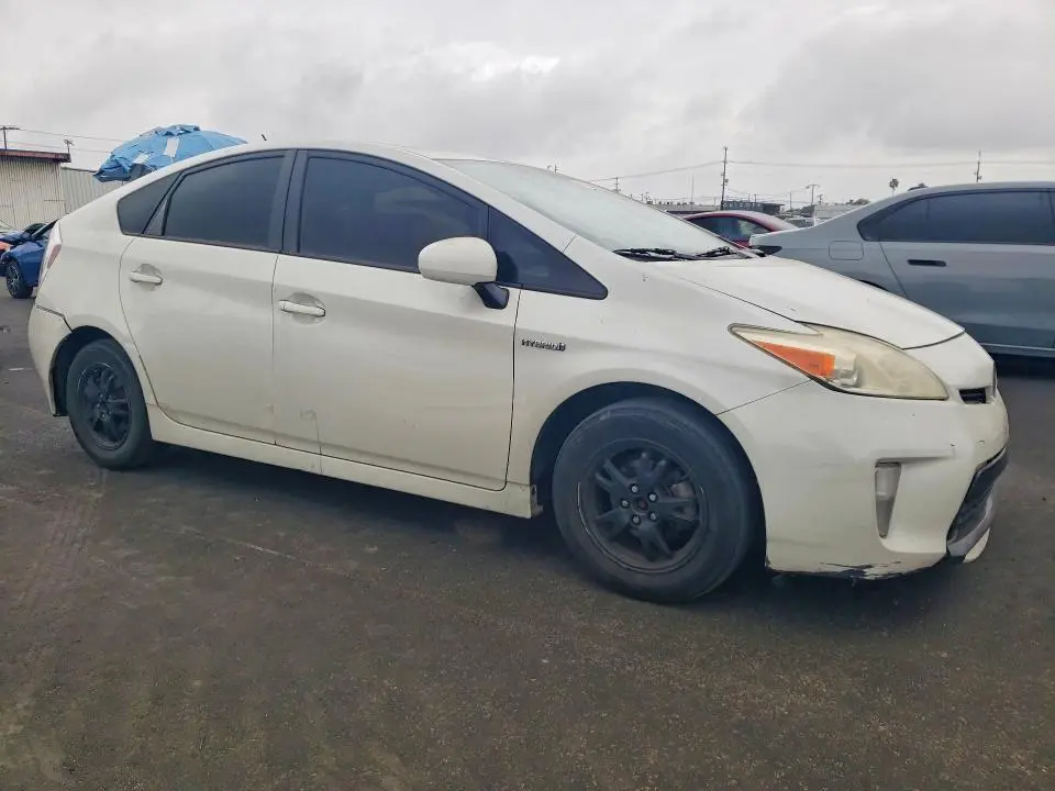 2015 TOYOTA PRIUS   