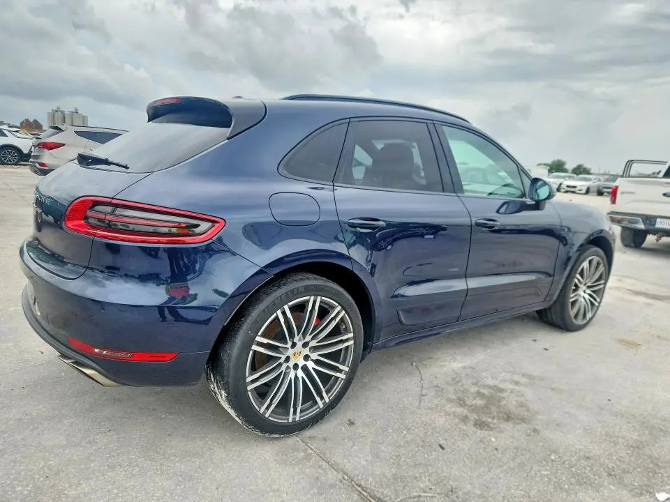 2015 PORSCHE MACAN TURBO  