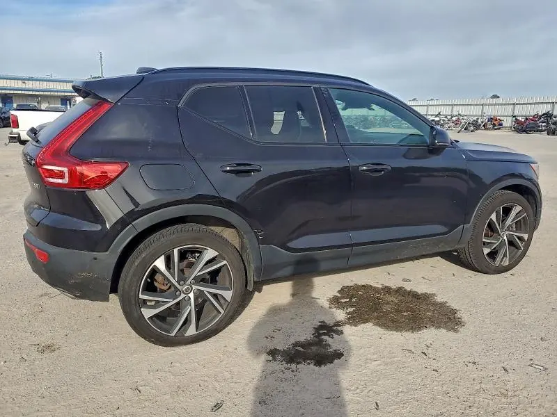 2020 VOLVO XC40 T5 R-DESIGN  