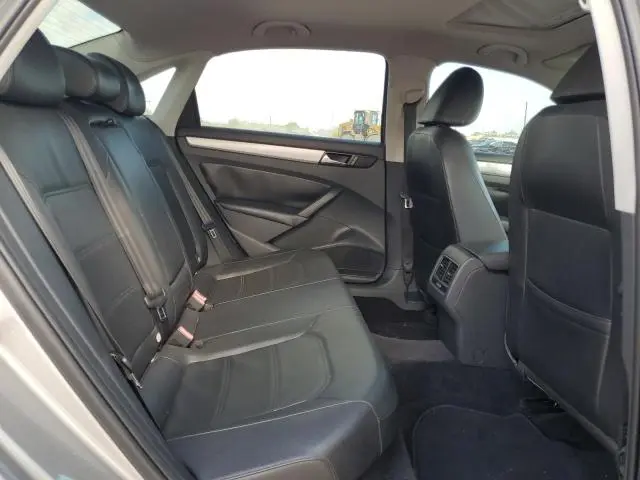 2013 VOLKSWAGEN PASSAT SE  