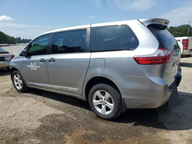 2017 TOYOTA SIENNA   
