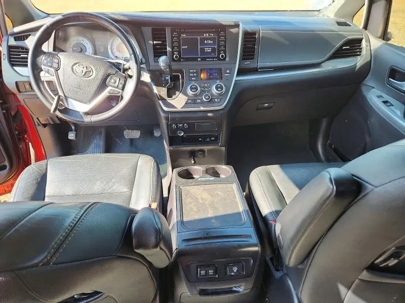 2020 TOYOTA SIENNA SE PREMIUM 8-PASSENGER  