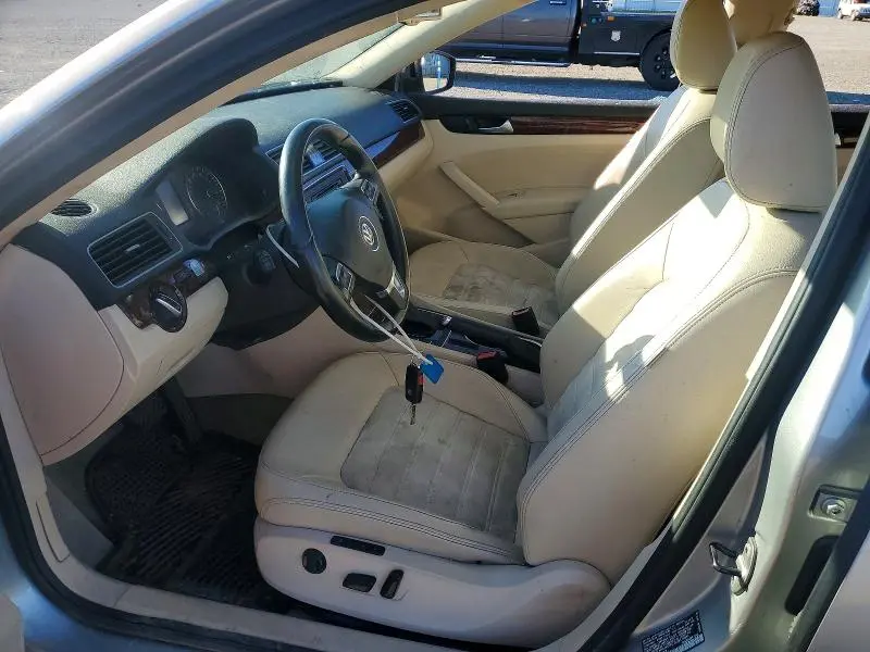 2013 VOLKSWAGEN PASSAT SEL  