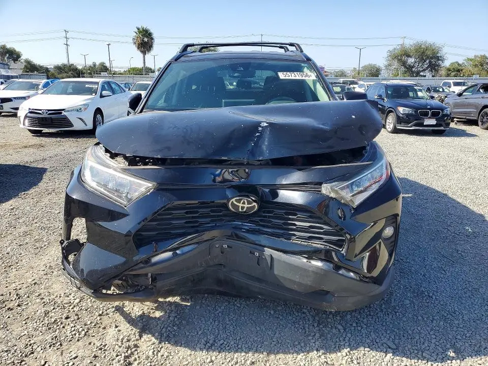 2021 TOYOTA RAV4 XLE  