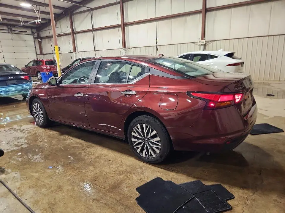 2023 NISSAN ALTIMA SV  