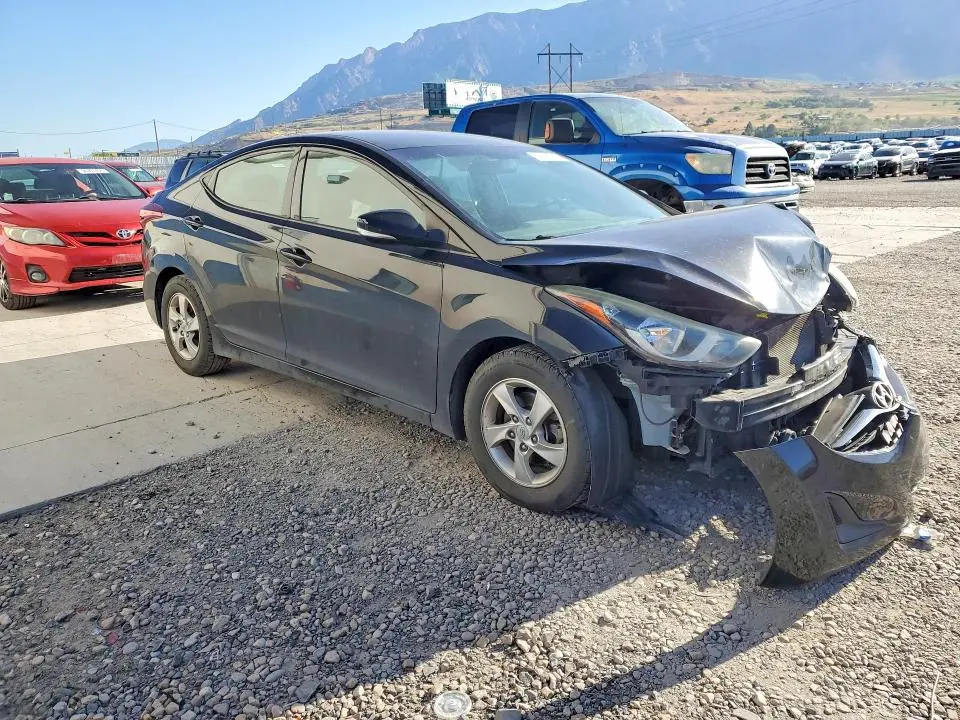 2014 HYUNDAI ELANTRA SE  