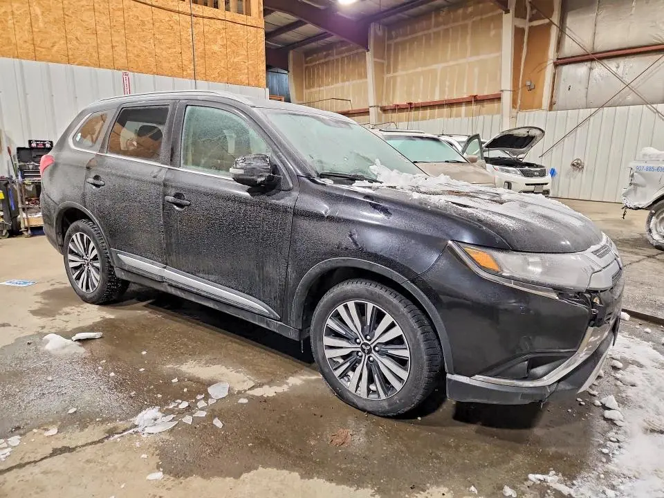 2019 MITSUBISHI OUTLANDER SE  
