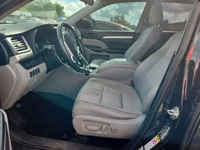 2019 TOYOTA HIGHLANDER LE PLUS  