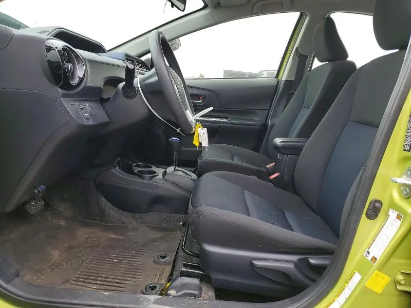 2016 TOYOTA PRIUS C TWO  