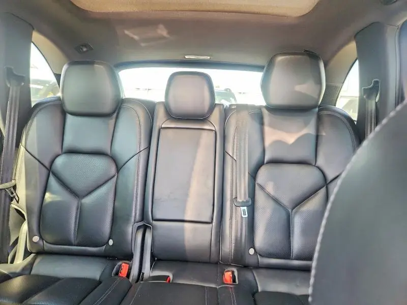 2016 PORSCHE CAYENNE   