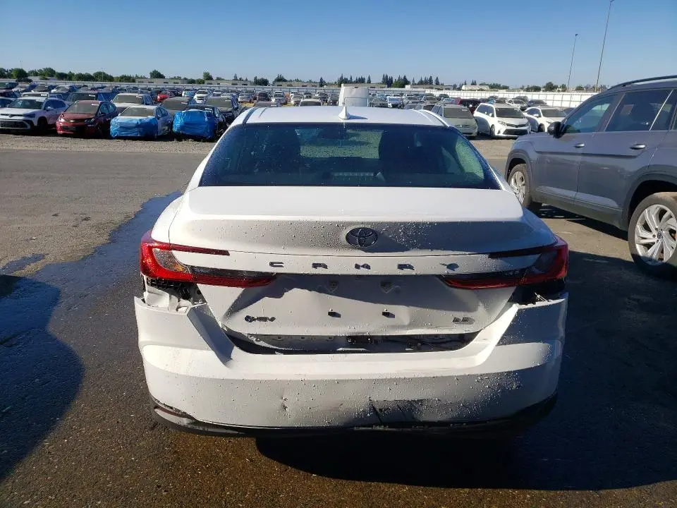 2026 TOYOTA CAMRY LE  