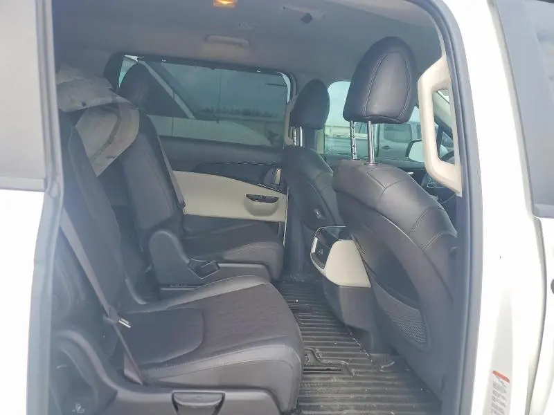 2024 KIA CARNIVAL EX  