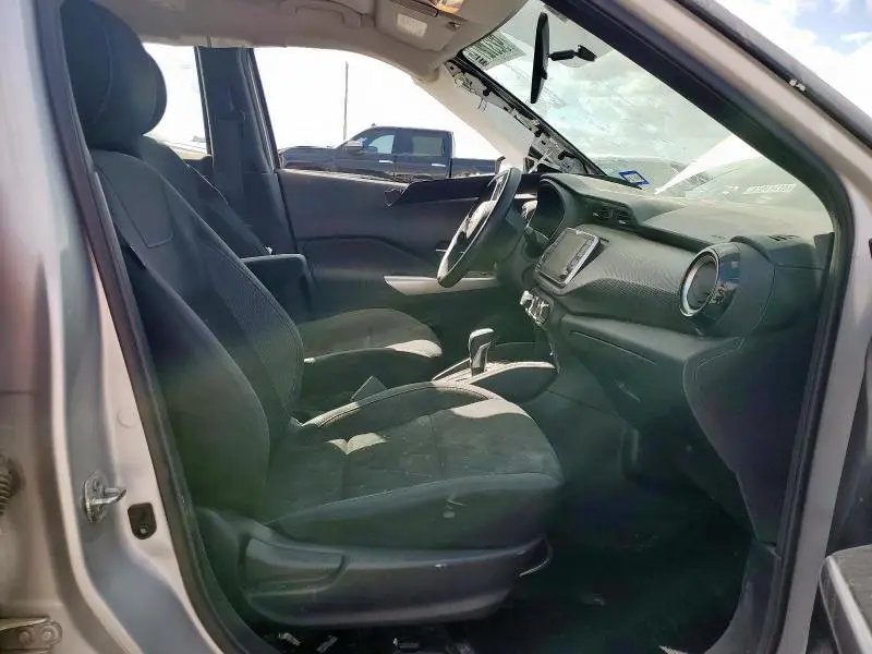 2019 NISSAN KICKS S  