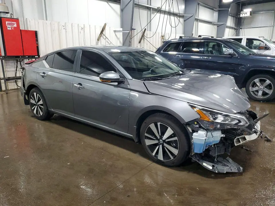 2021 NISSAN ALTIMA SV  