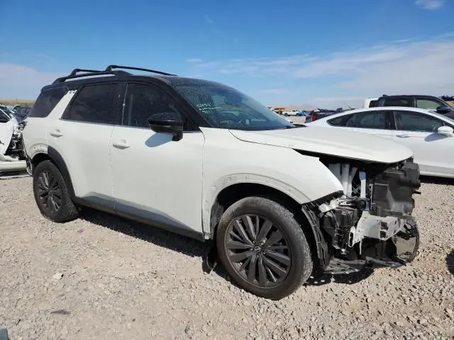 2022 NISSAN PATHFINDER SL  