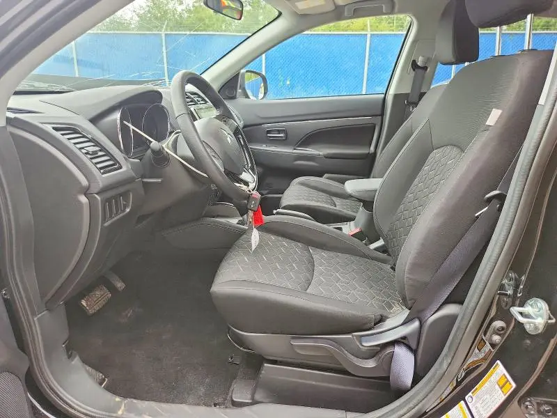 2025 MITSUBISHI RVR SE  