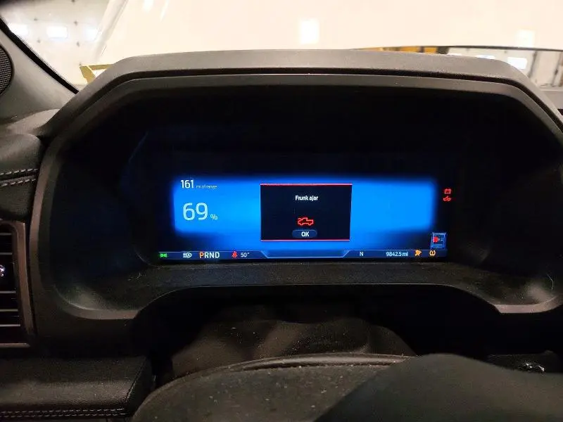 2025 FORD F150 LIGHTNING XLT  