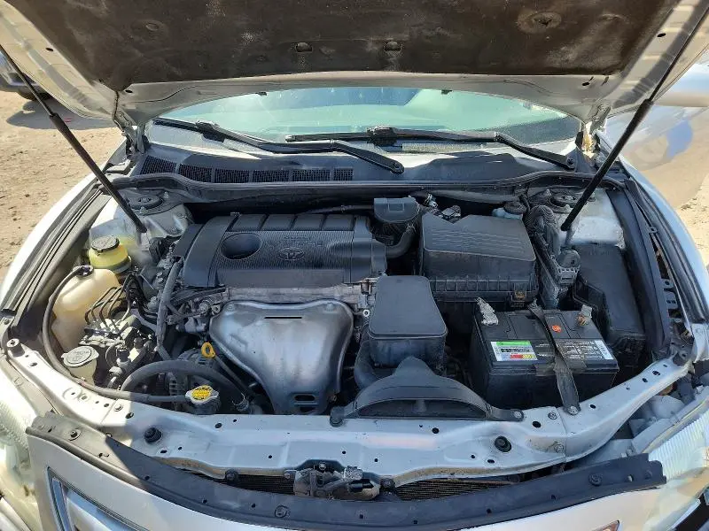 2011 TOYOTA CAMRY LE  