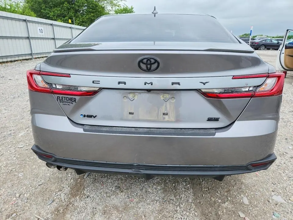 2025 TOYOTA CAMRY SE  