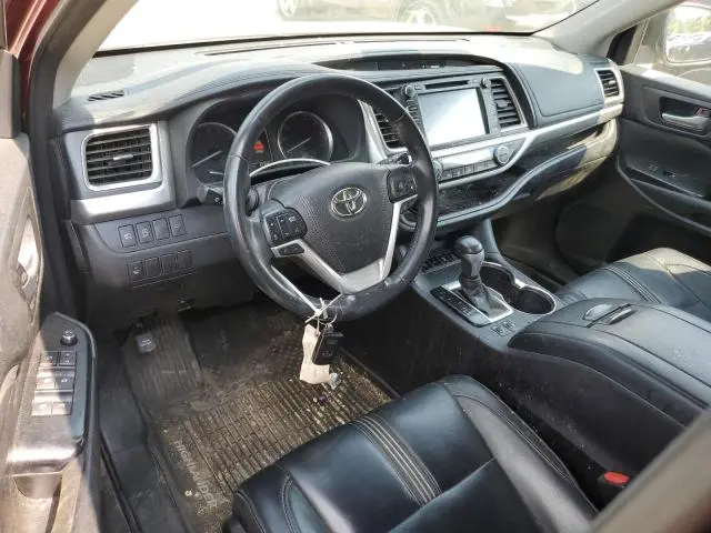 2017 TOYOTA HIGHLANDER SE  