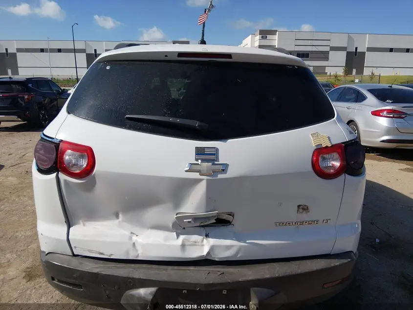 2010 CHEVROLET TRAVERSE LT