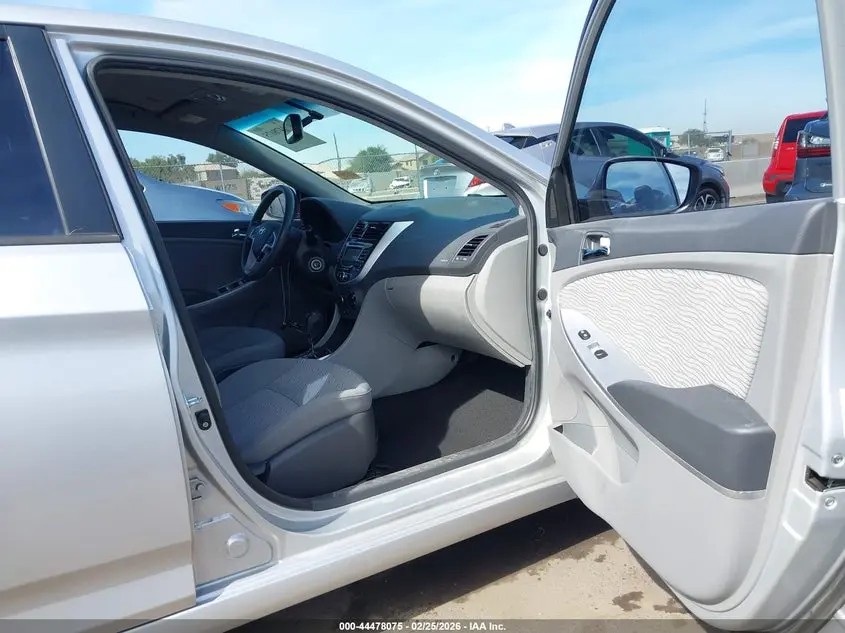 2012 HYUNDAI ACCENT GLS