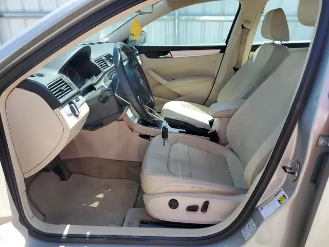 2013 VOLKSWAGEN PASSAT SE  