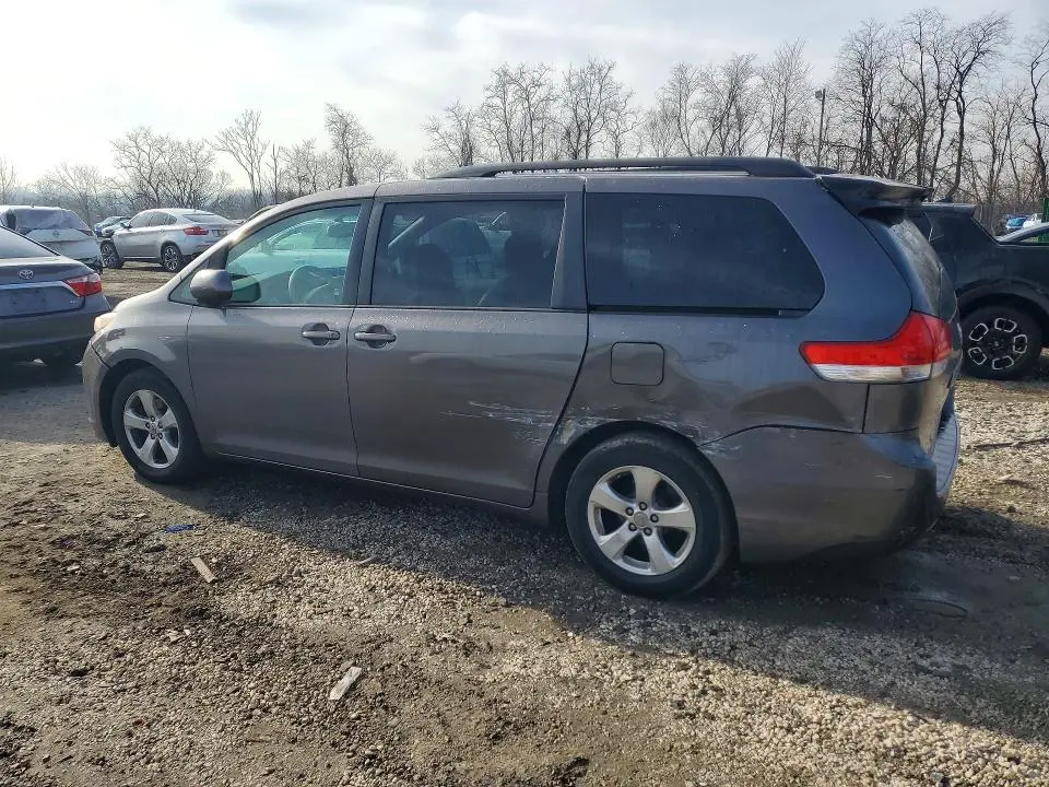 2012 TOYOTA SIENNA LE 8-PASSENGER  