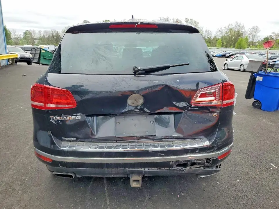 2016 VOLKSWAGEN TOUAREG SPORT  