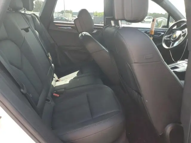 2017 PORSCHE MACAN   