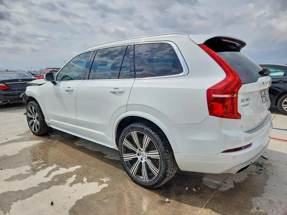 2020 VOLVO XC90 T5 MOMENTUM  