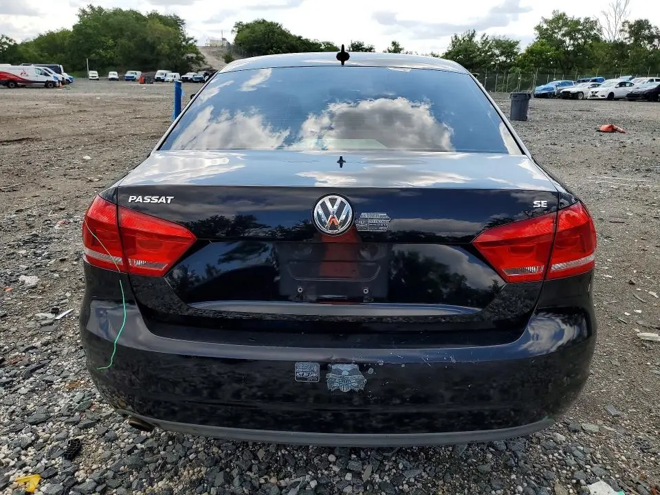 2013 VOLKSWAGEN PASSAT SE  