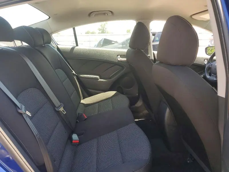 2017 KIA FORTE LX  