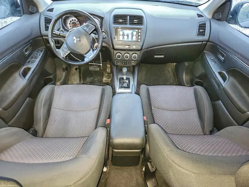 2019 MITSUBISHI RVR SE  